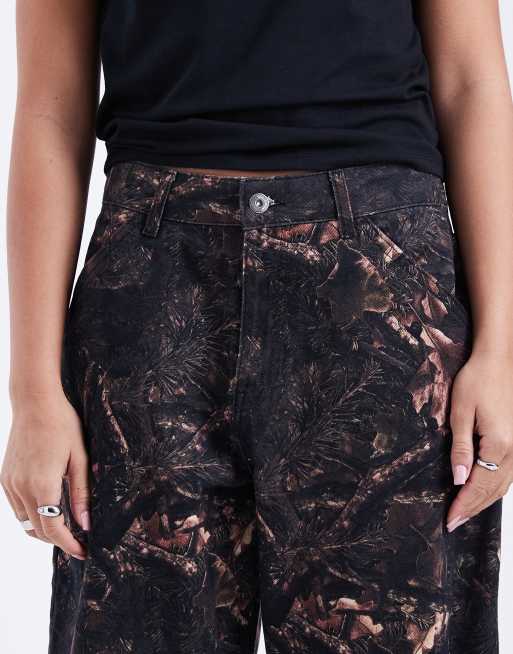 COLLUSION - x002 - Jeans ampi con stampa mimetica ispirata agli alberi, 5 di 5