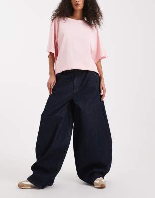 COLLUSION - X006 - Superweite Balloon-Jeans in Rinse-Waschung mit niedrigem Bund-Marineblau