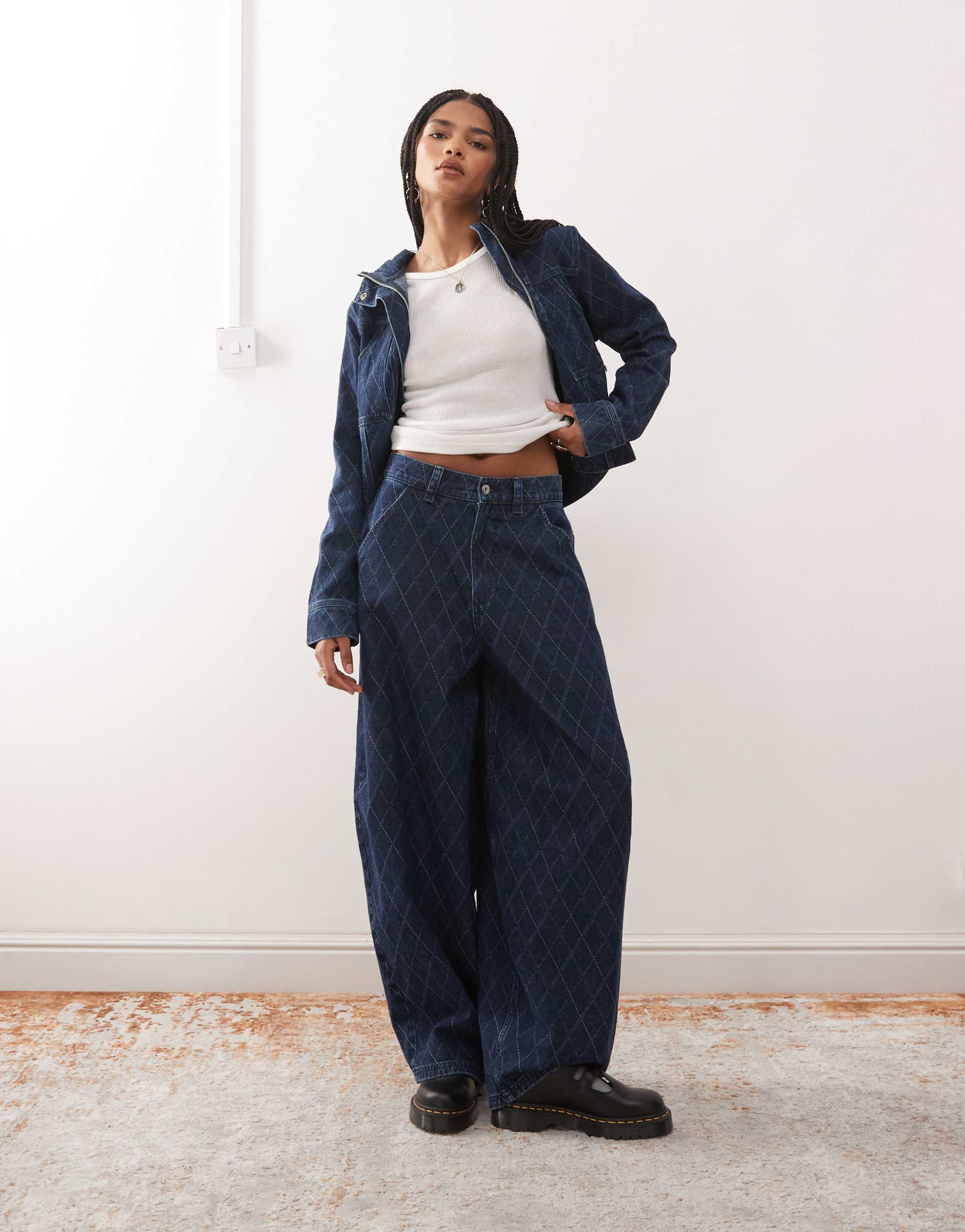 collusion x006 xl balloon argyle print jeans in rinse wash