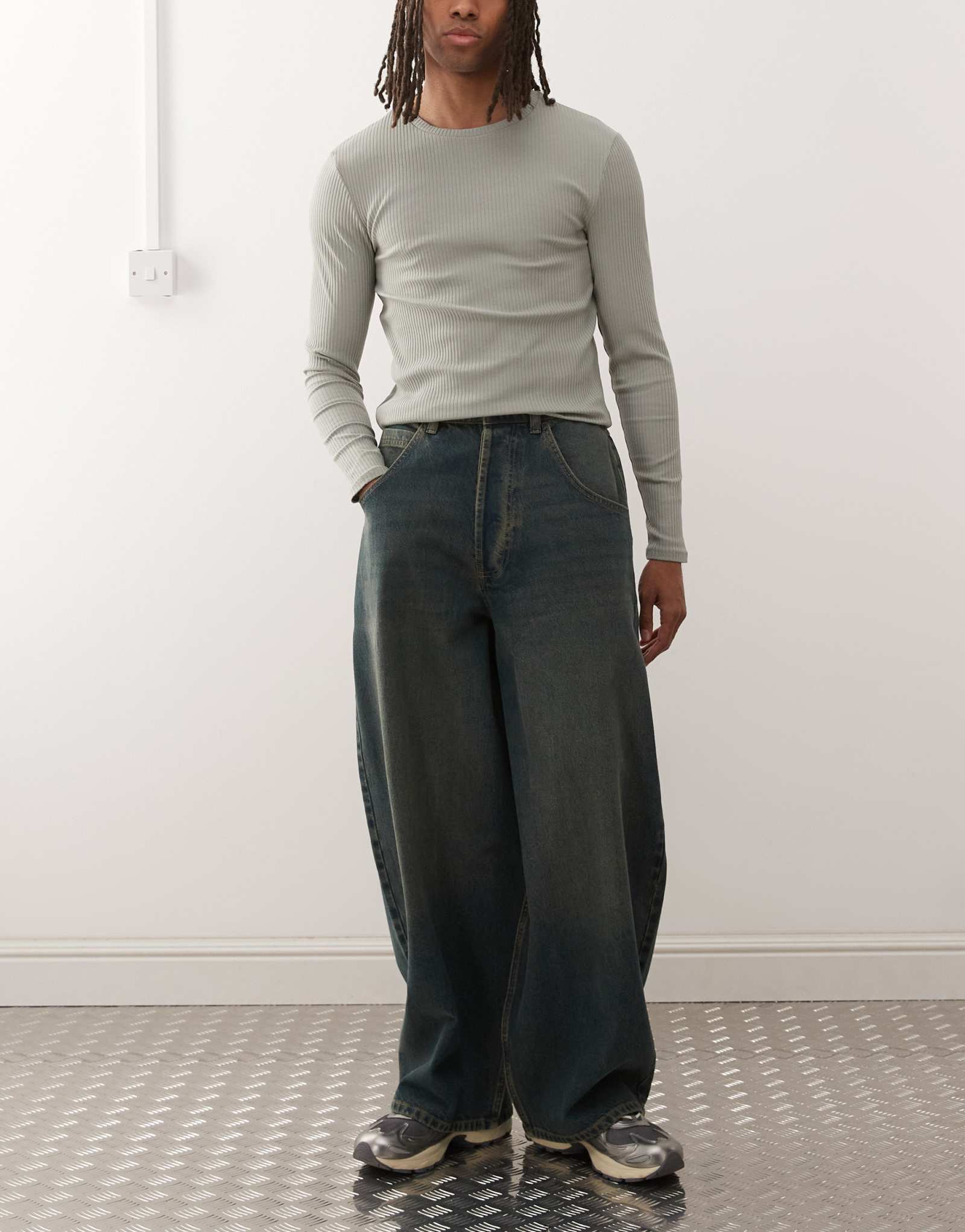 Джинсы-баллоны COLLUSION X006 XL с низкой посадкой в стиле гранж зеленого цвета после стирки