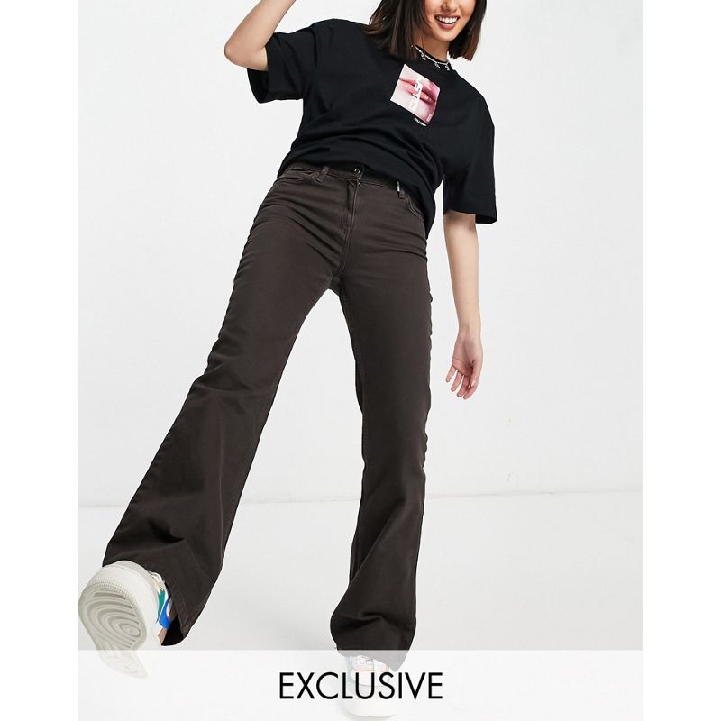 Donna Jeans a zampa COLLUSION - x008 - Jeans rigidi a zampa stile anni '00, colore marrone