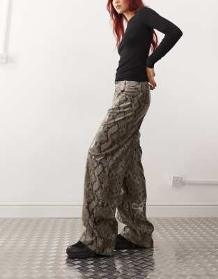 X015 PU baggy pants in snakeprint-Multi