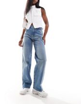 ASOS DESIGN - Jeans boyfriend ampi a vita bassa blu medio con toppe sulle  ginocchia