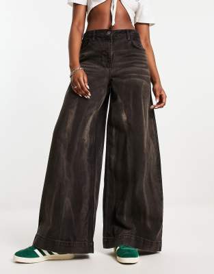 COLLUSION - x023 - Weite Jeans in verwaschenem Schwarz-Black