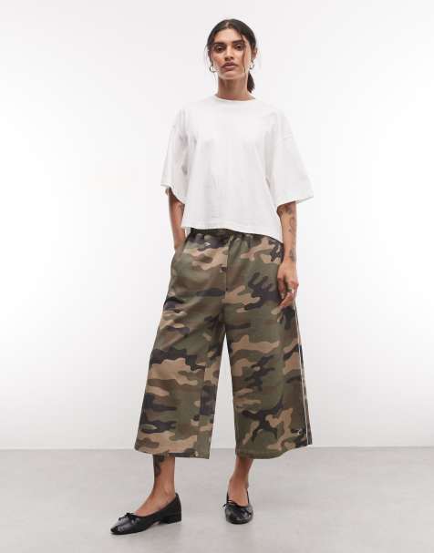 COLLUSION xl baggy ankle grazer shorts in camo - view 1