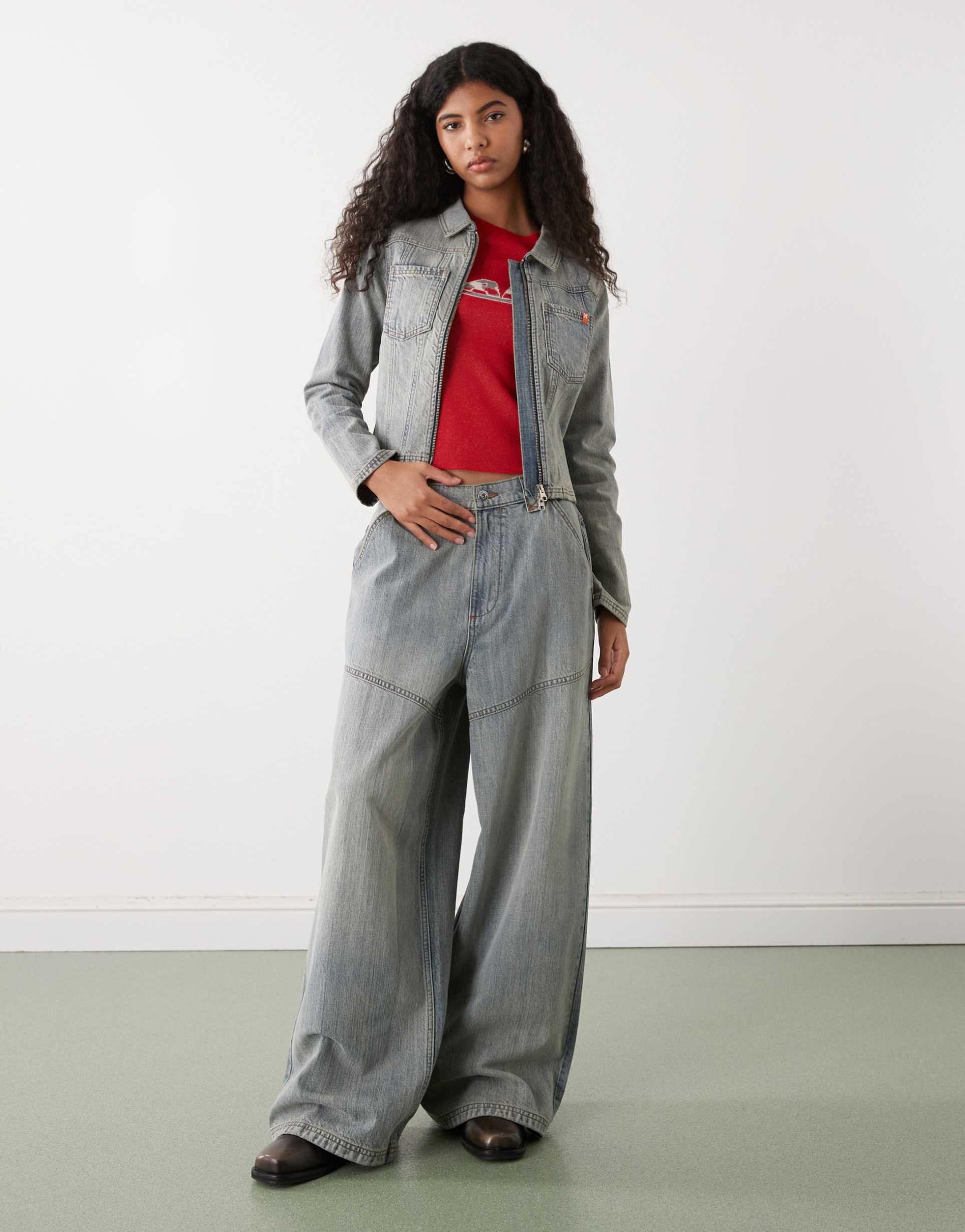 collusion xl baggy jeans with seam details in light wash