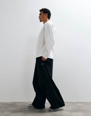 Collusion Xl Baggy Jogger In Black