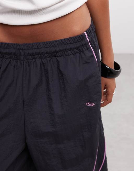 COLLUSION XL baggy longline nylon short in navy, 4 of 5