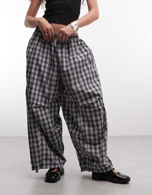 COLLUSION - XL baggy nylon joggingbroek met ruiten, deel van co-ord set, 3 van 5