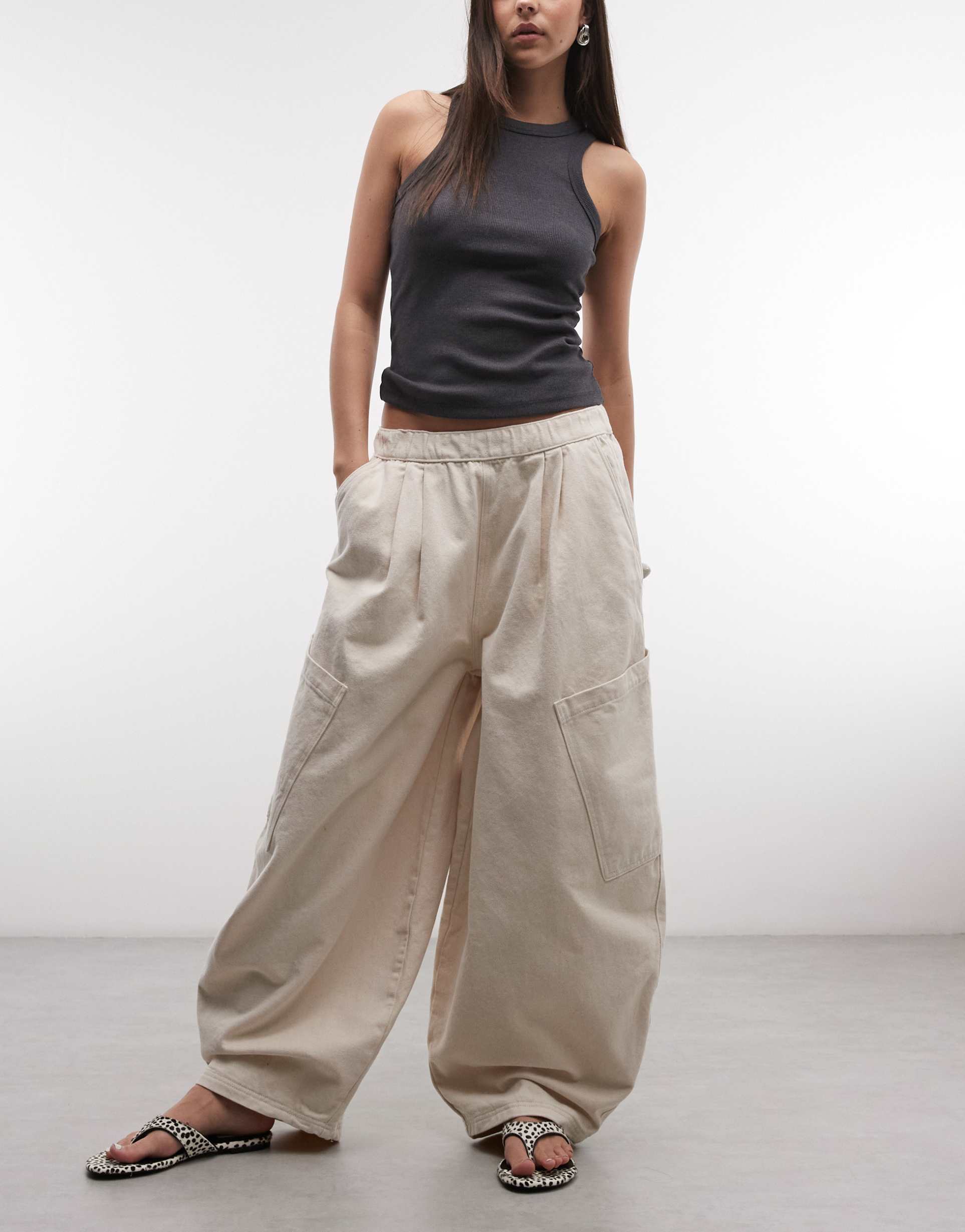 collusion xl balloon cargo pants in off white