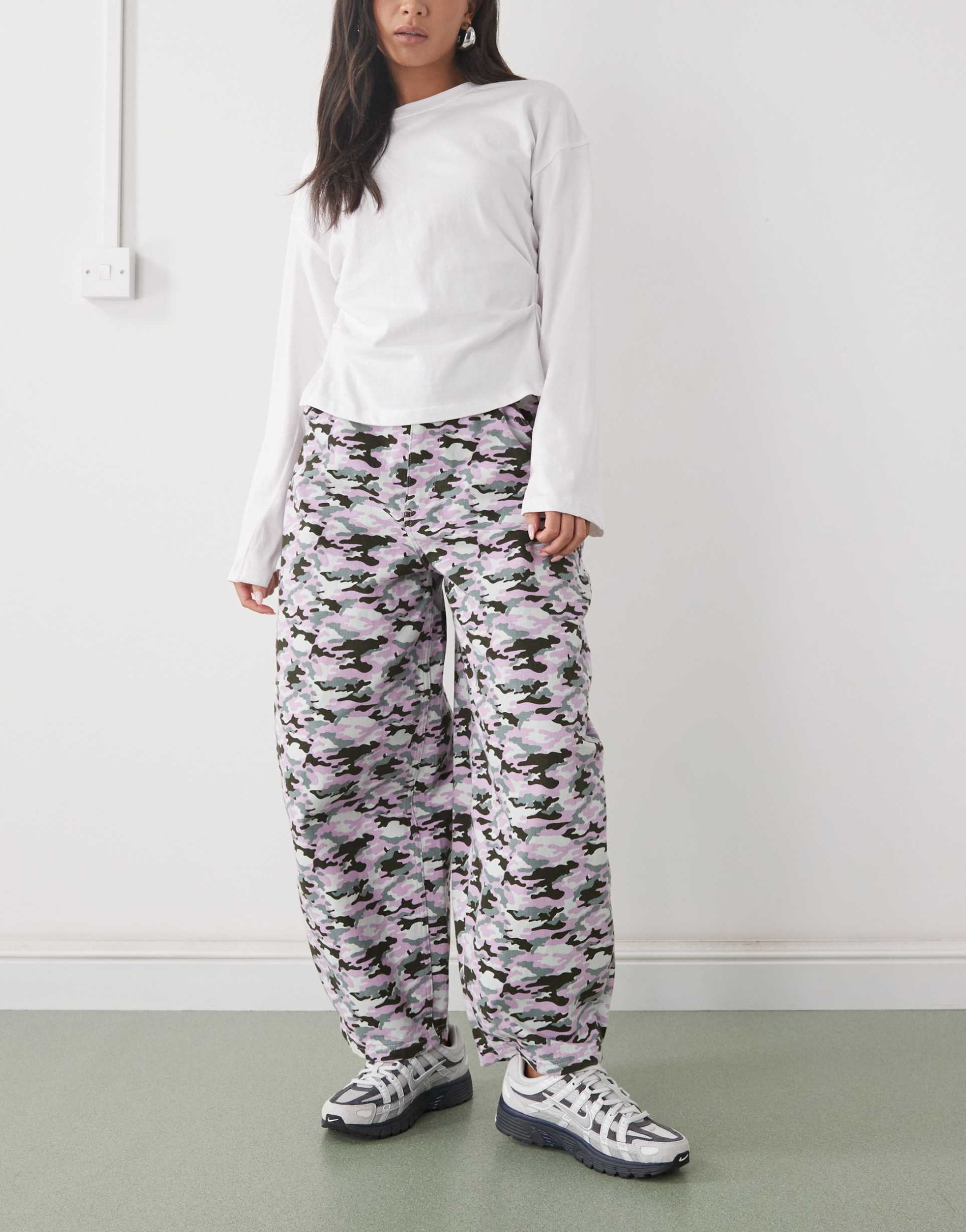 collusion xl balloon jeans in pink camo