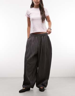COLLUSION XL balloon pants in charcoal with pink pinstripes charcoal pinstripe 12490₽