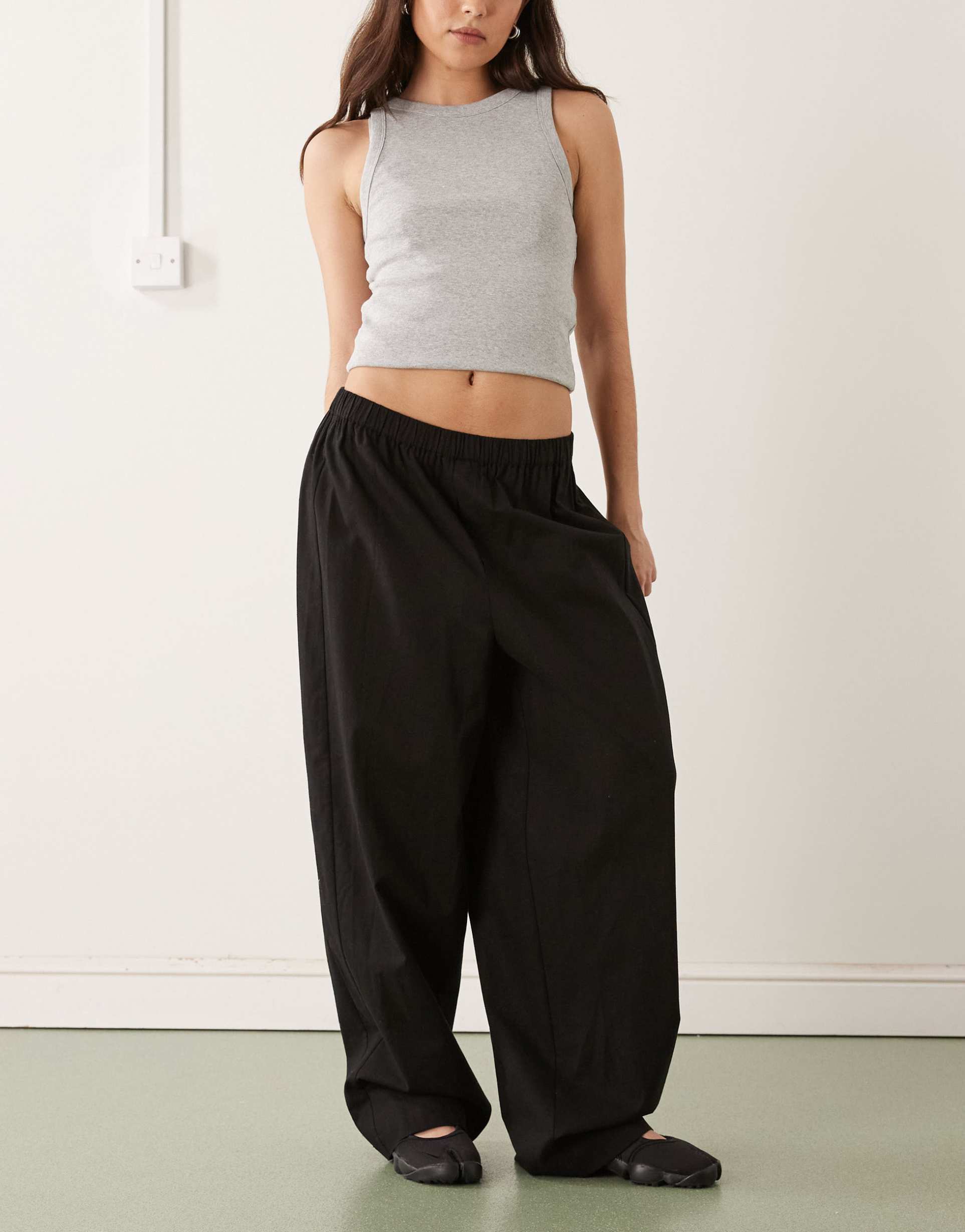 collusion xl balloon pants with linen in black