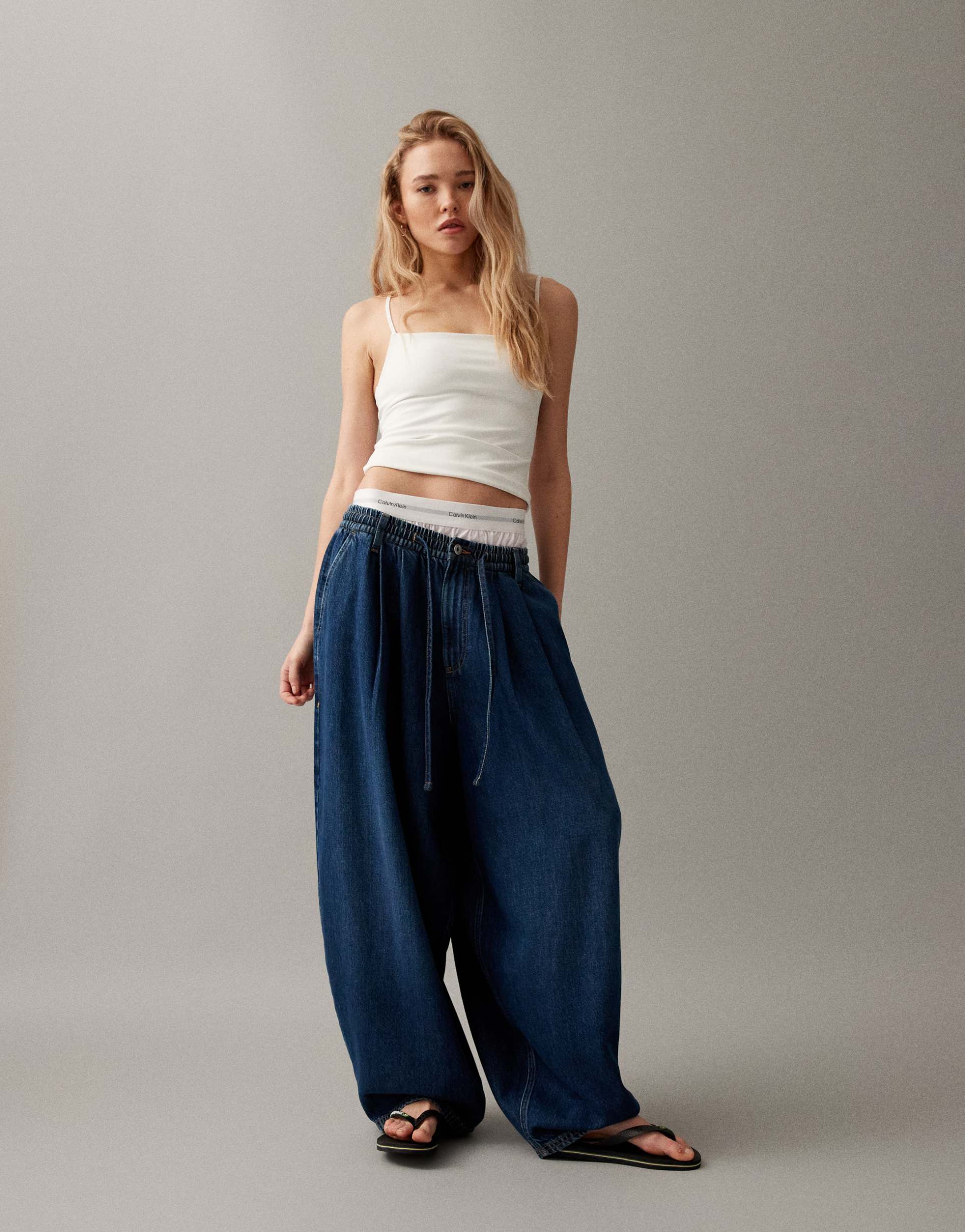 collusion xl balloon pull on jeans in midwash