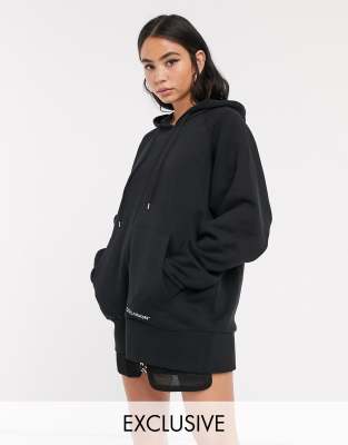 COLLUSION - Zwarte oversized hoodie met logoprint-Grijs