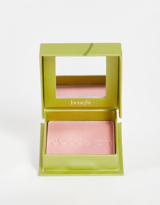 Colorete en polvo Wanderful World de Benefit: Tono Dandelion