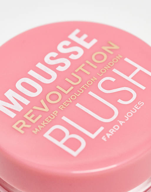 Colorete rosa pastel Mousse de Revolution: Tono Squeeze Me, 4 de 4