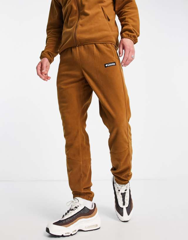 Columbia Backbowl sweatpants in brown - Exclusive to ASOS