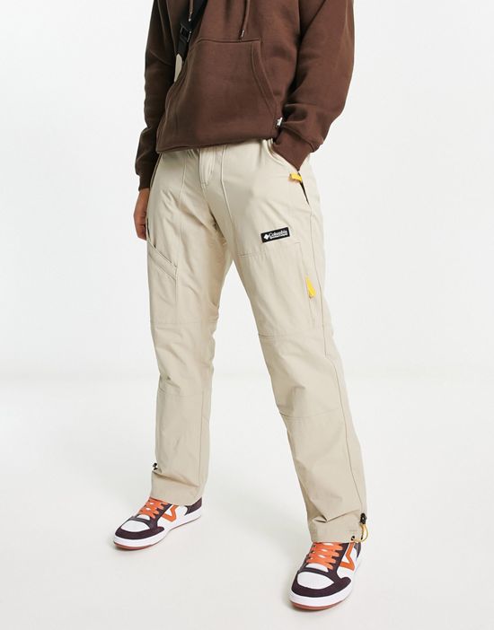 https://images.asos-media.com/products/columbia-ballistic-ridge-isulated-cargo-pants-in-stone/203783030-4?$n_550w$&wid=550&fit=constrain