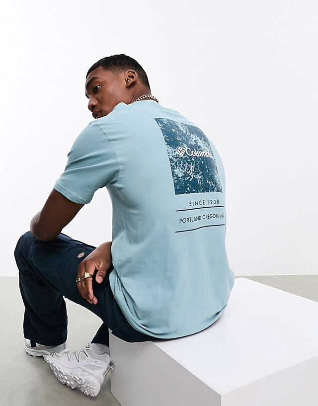 Columbia - barton springs back print t-shirt in blue exclusive to asos