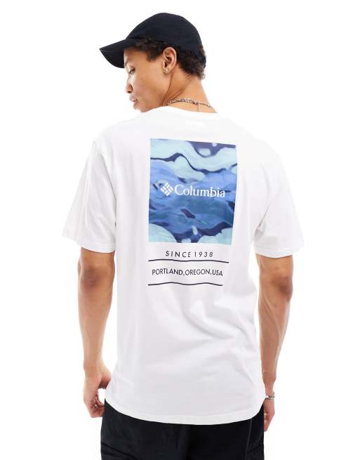 Columbia - Barton Springs - T-shirt con stampa blu multicolore sul retro - In esclusiva per ASOS