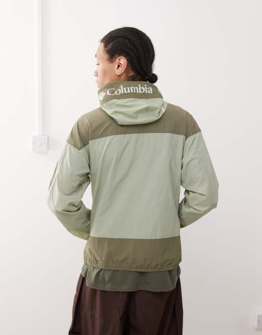 Columbia Challenger II windbreaker in green, 4 of 4