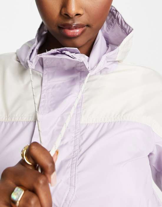 https://images.asos-media.com/products/columbia-challenger-windbreaker-pullover-in-lilac/201823579-3?$n_550w$&wid=550&fit=constrain