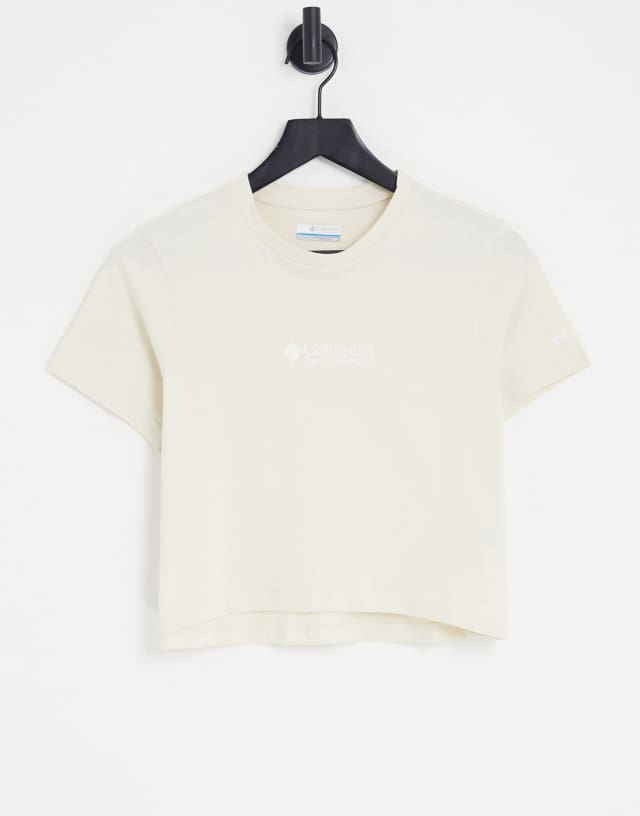 Columbia CSC Basic Logo cropped t-shirt in cream