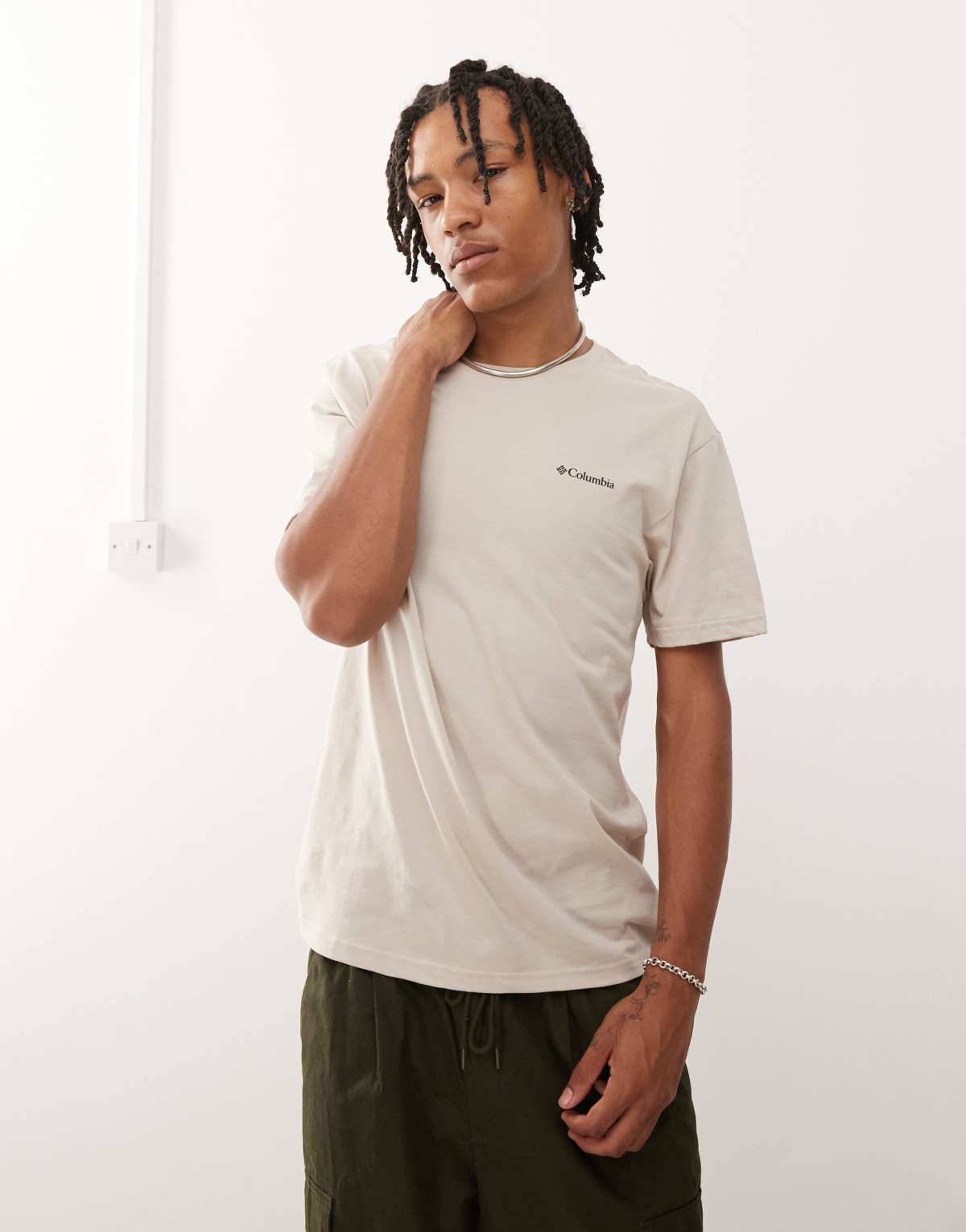 Columbia CSC Basic Logo t-shirt in beige