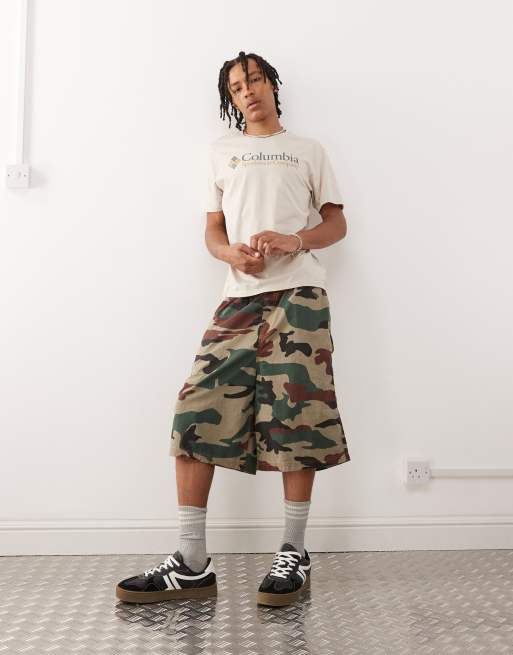 Columbia CSC Basic Logo t-shirt in beige, 2 of 4