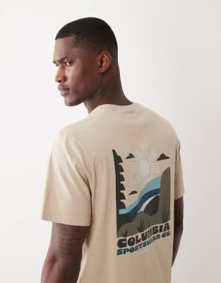 CSC Outdoor - T-Shirt in Beige mit Grafikprint auf dem Rücken-Neutral Neutral 2XL