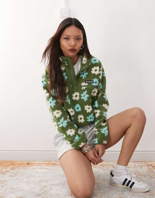 Columbia – Helvetia – Gemustertes Cropped-Oberteil aus Fleece in Grün mit kurzer Druckknopfleiste