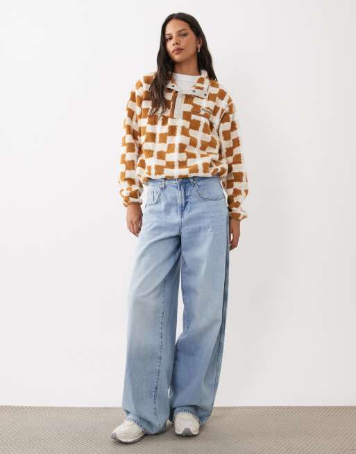 Columbia Helvetia II Geostack cropped half snap fleece in beige, 2 of 4