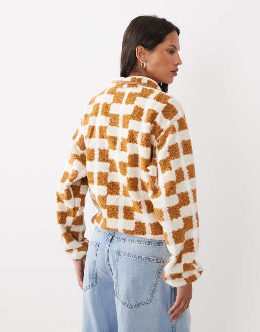 Columbia Helvetia II Geostack cropped half snap fleece in beige, 4 of 4