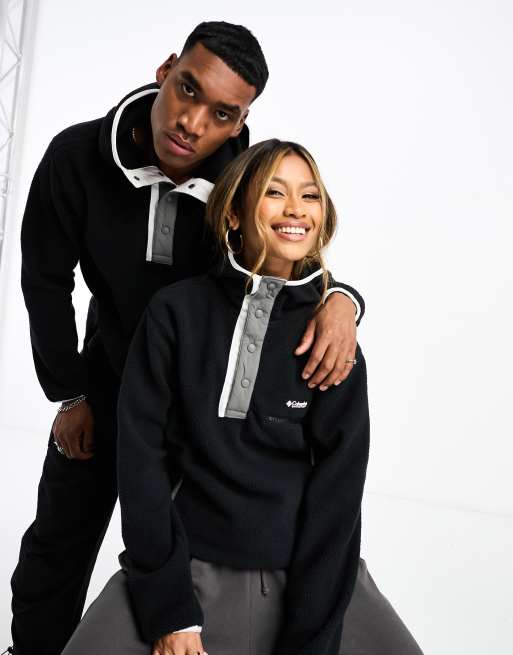 Columbia – Helvetia – Svart hoodie i fleece med halvlångt knappsprund med tryckknappar