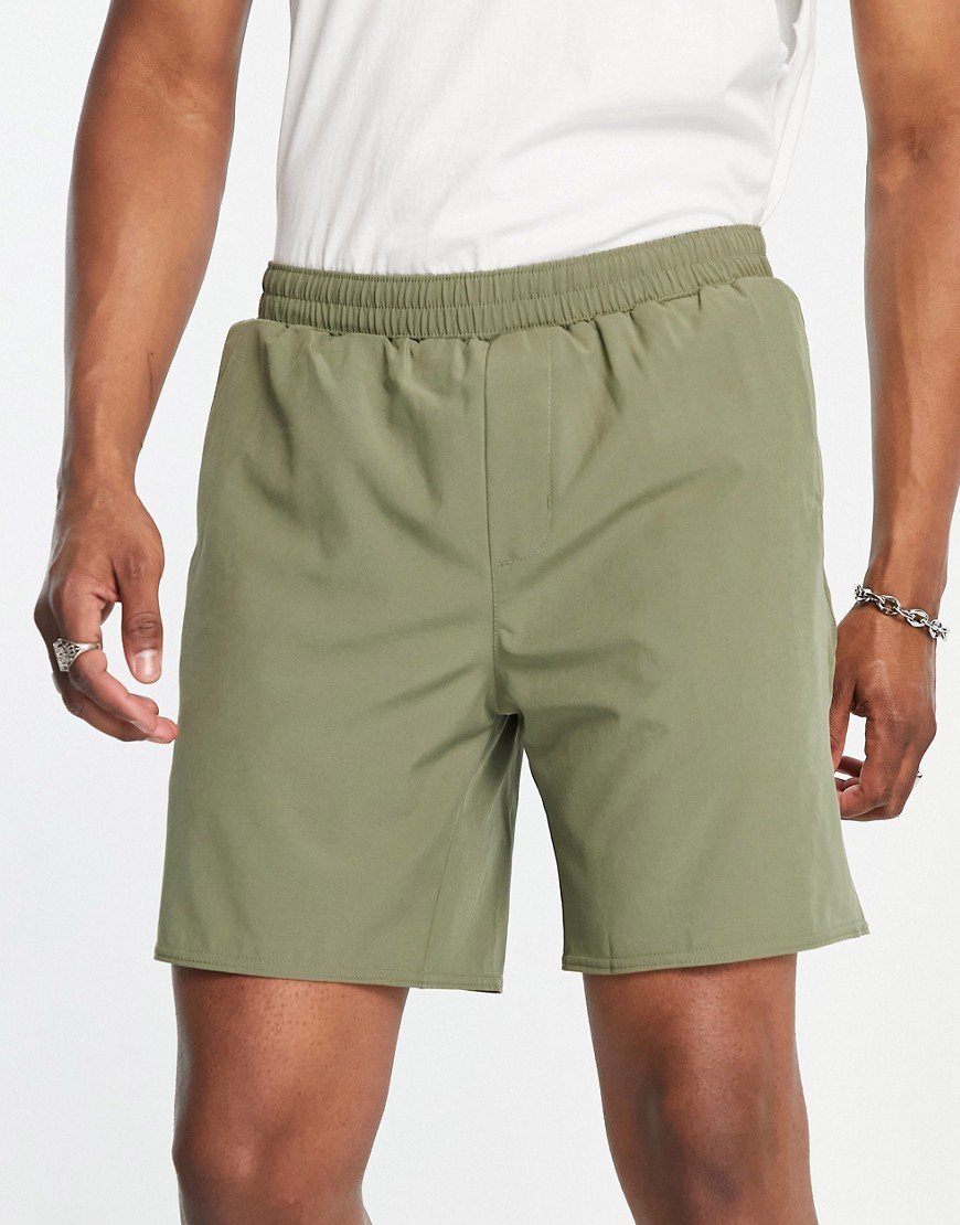 Columbia hike 5 inch shorts in khaki-Green