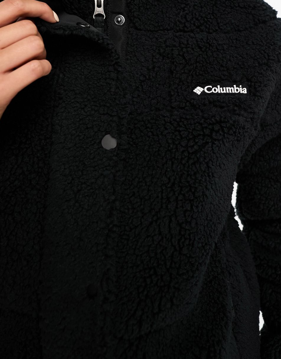 Columbia Lodge sherpa pullover fleece in black Exclusive at ASOS