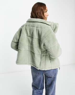 Columbia Lodge padded sherpa jacket in beige Exclusive at ASOS