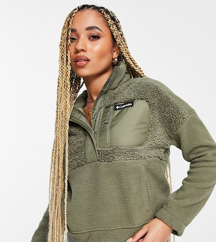 Columbia Lodge sherpa pullover fleece in khaki green Exclusive at ASOS