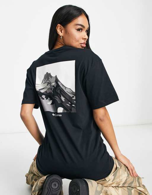 Columbia – Mountain – Czarny T-shirt o fasonie boyfriend z grafiką na plecach – tylko w ASOS