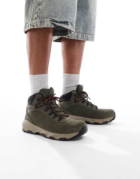 Columbia Newton Wander boots in green - view 1