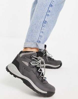 Columbia Newtown Ridge Plus boots in grey