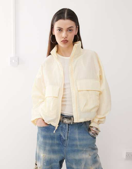 Columbia Paracutie cropped cargo windbreaker in buttermilk, 3 of 4