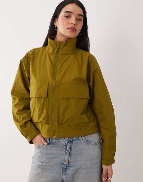 Columbia Paracutie cropped cargo windbreaker in green - view 1