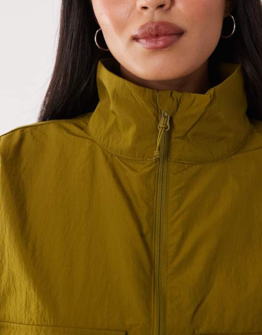 Columbia Paracutie cropped cargo windbreaker in green, 2 of 4