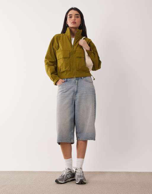 Columbia Paracutie cropped cargo windbreaker in green, 3 of 4