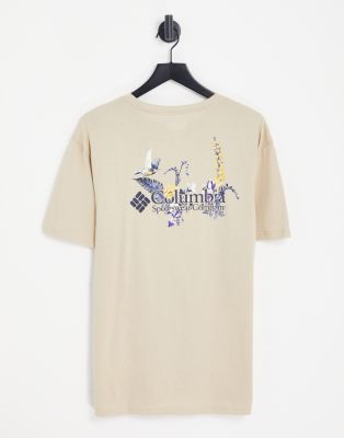 Columbia - Path Lake - Kakigrøn T-shirt med print på ryggen - Kun hos ASOS 