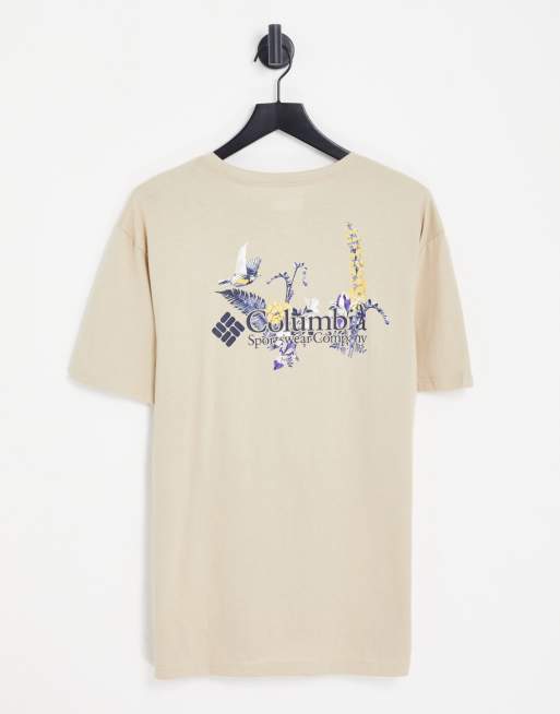 Columbia – Path Lake – Kakigrön t-shirt med tryck baktill, exklusivt hos ASOS 
