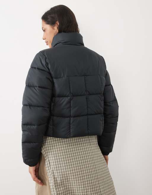 Columbia Puffect III cropped jacket in black, 4 of 4