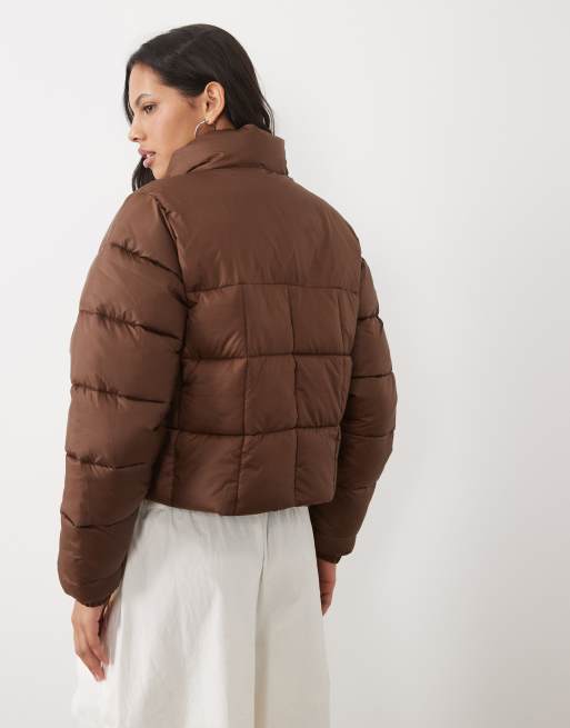 Columbia Puffect III cropped jakke i brun, 3 af 4